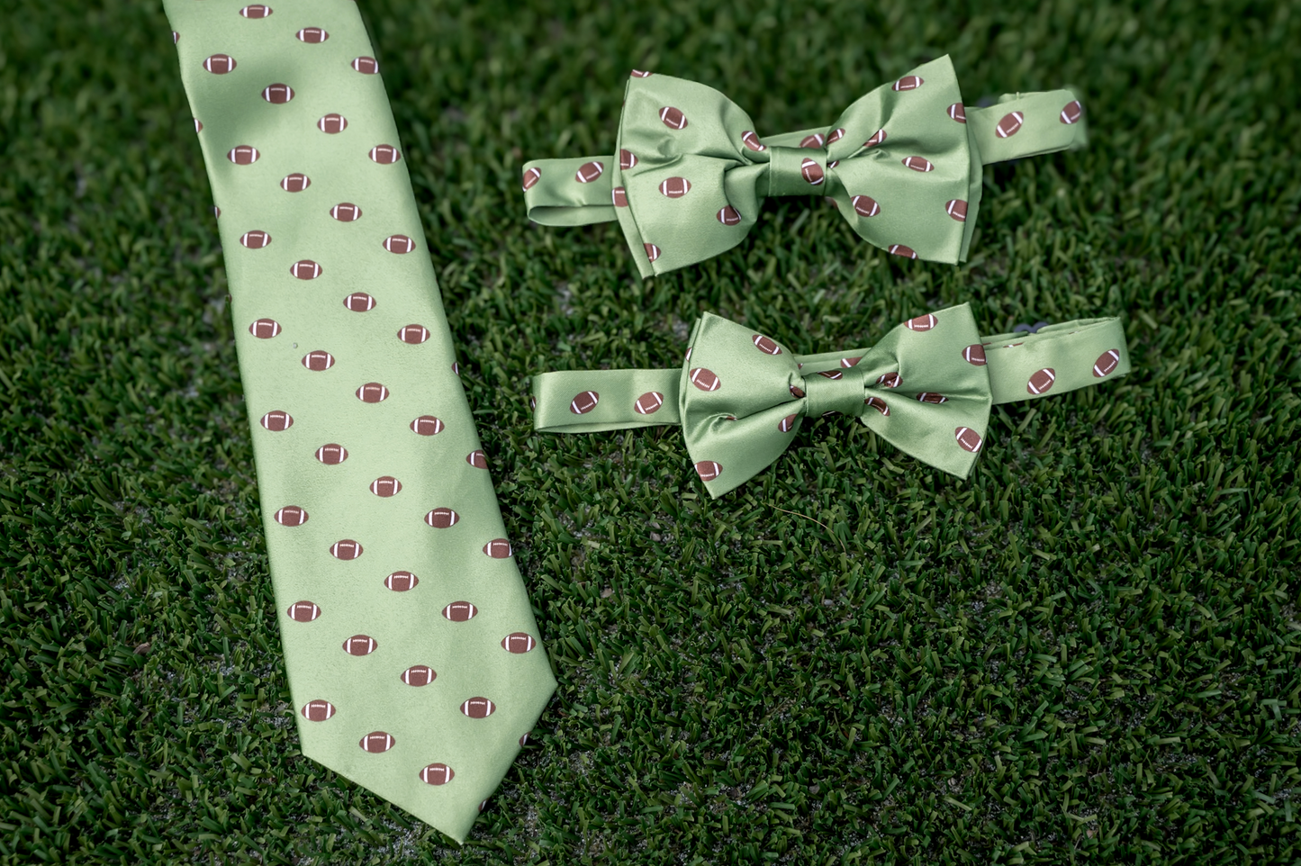 Football Print Green Sports Pre-tied Bowtie